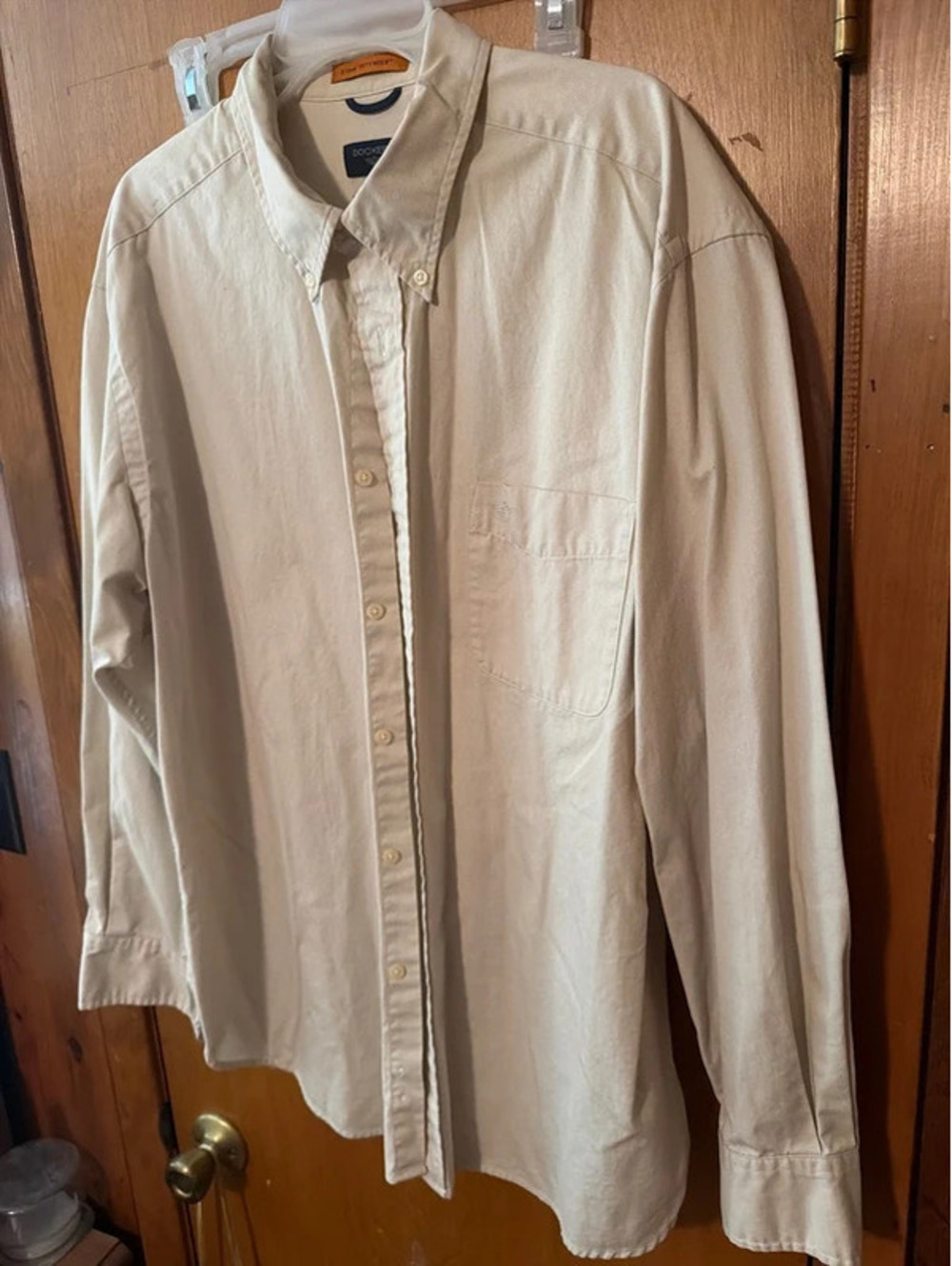 Dockers Men’s Long Sleeve Button Down Shirt Light Khaki Tan Casual Classic